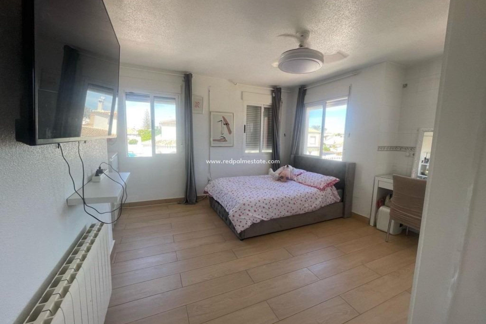 Resale - Villa -
Orihuela Costa - Playa Flamenca