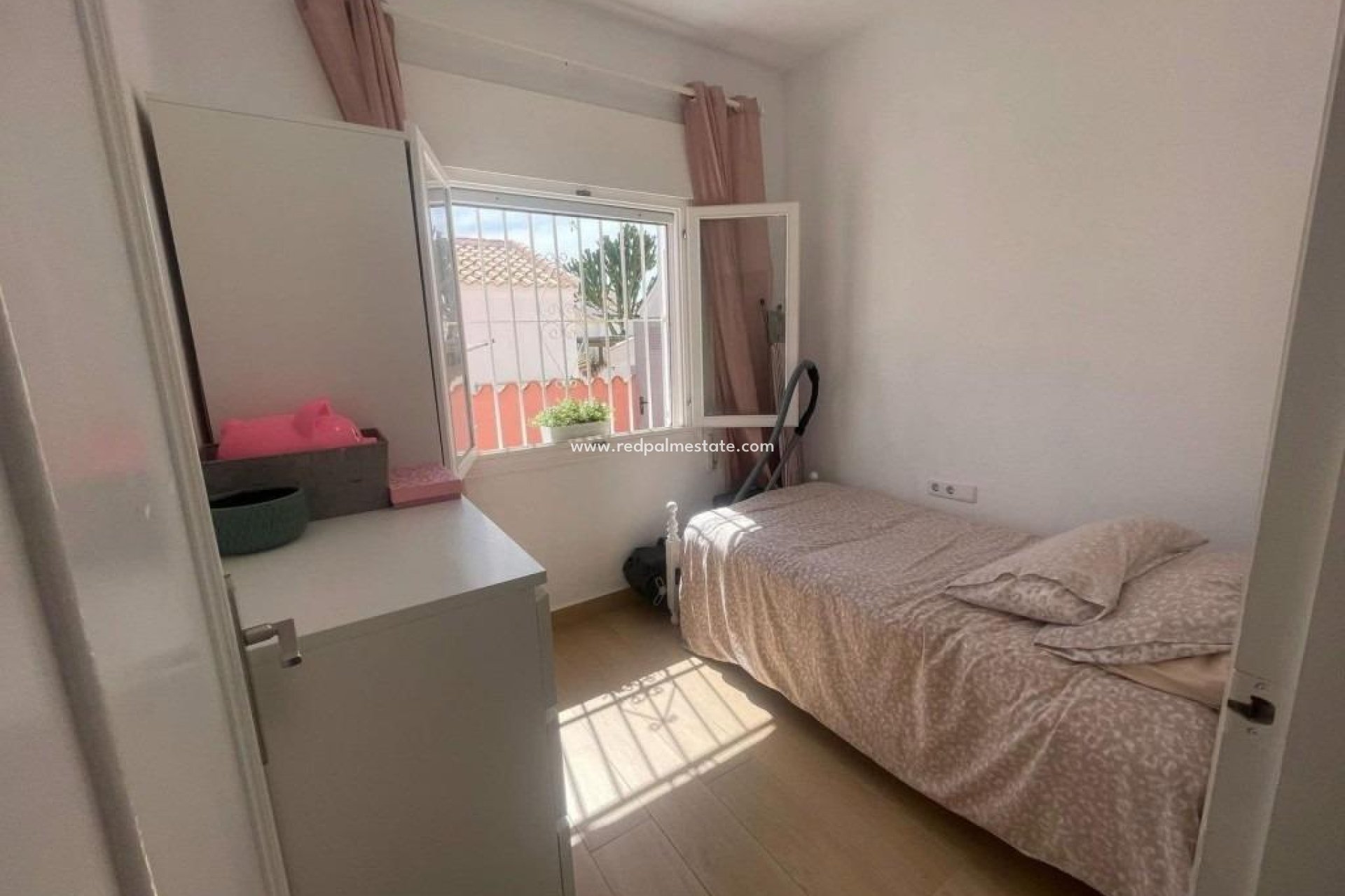 Resale - Villa -
Orihuela Costa - Playa Flamenca