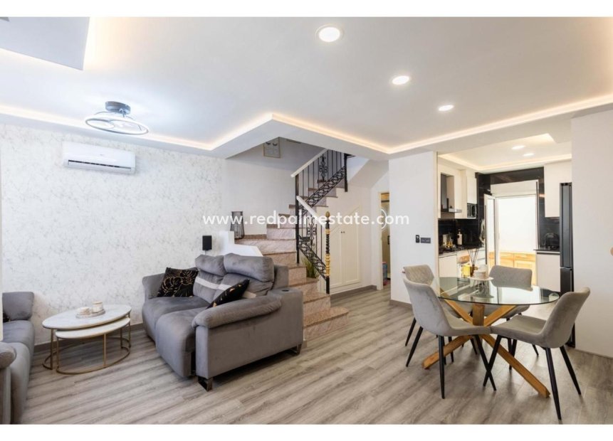 Resale - Villa -
Orihuela Costa - Playa Flamenca