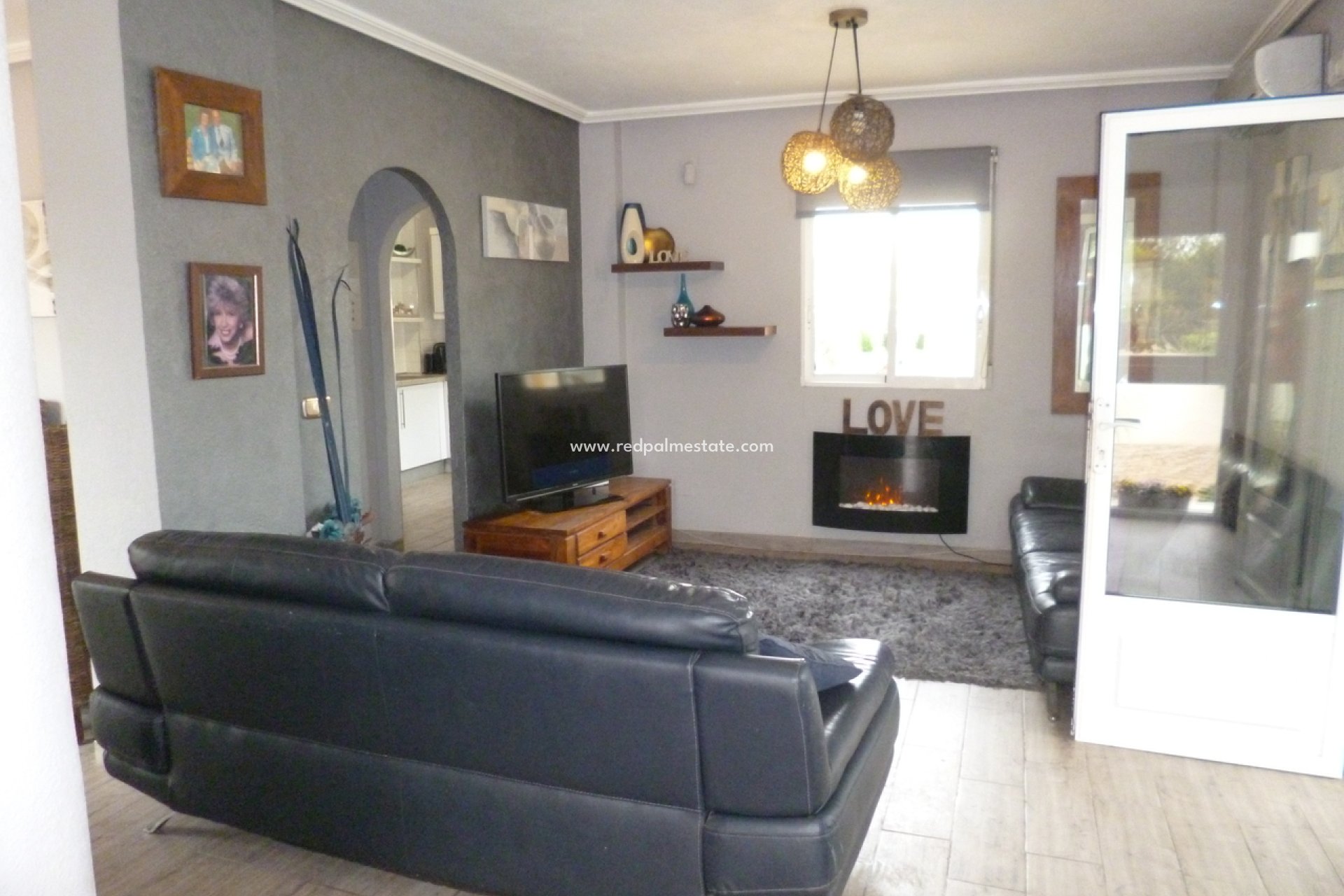 Resale - Villa -
Orihuela Costa - Playa Flamenca