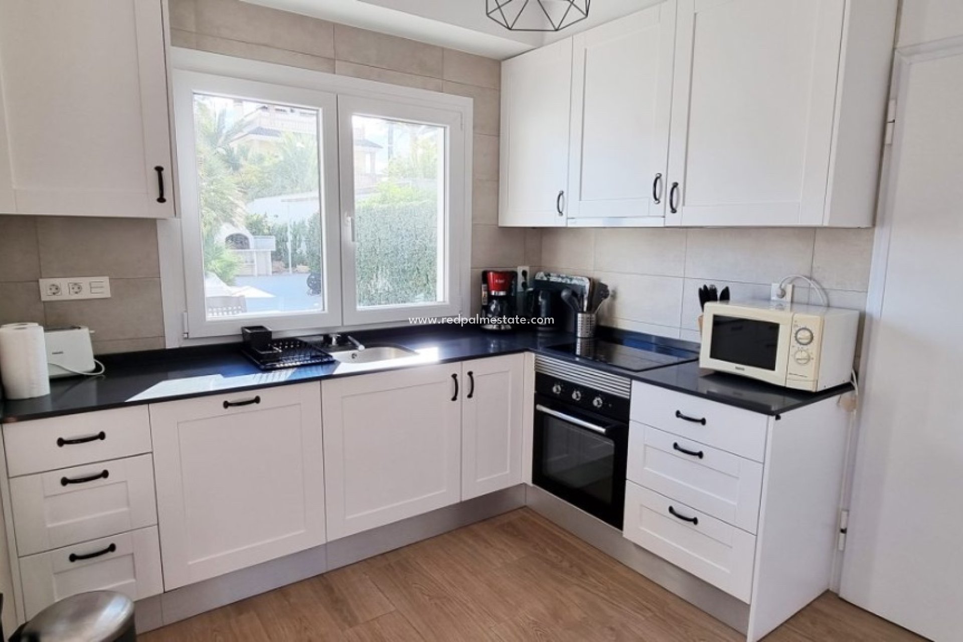 Resale - Villa -
Orihuela Costa - Playa Flamenca