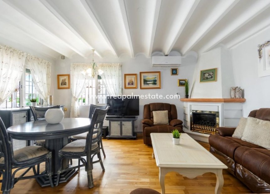 Resale - Villa -
Orihuela Costa - Playa Flamenca