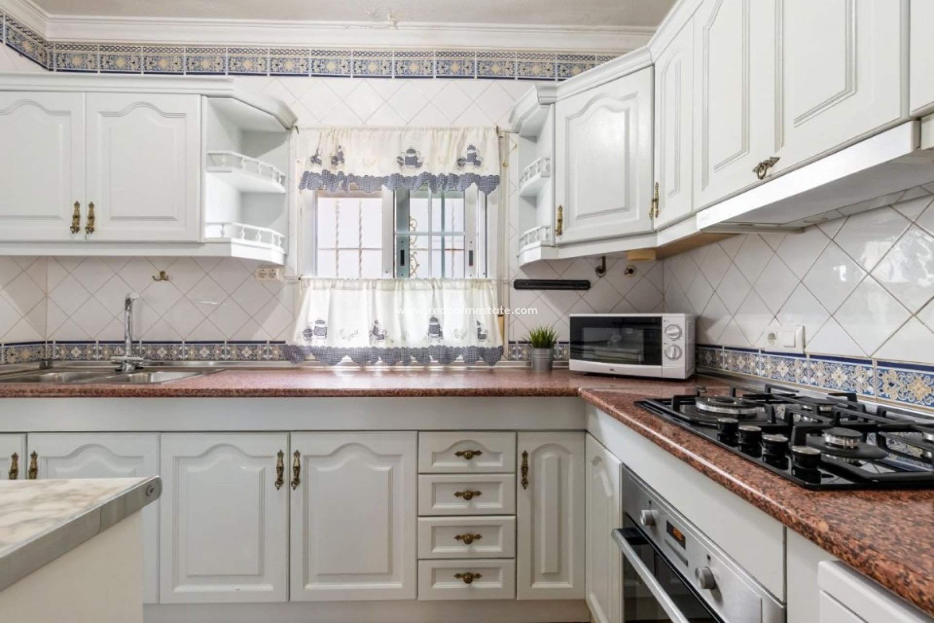 Resale - Villa -
Orihuela Costa - Playa Flamenca