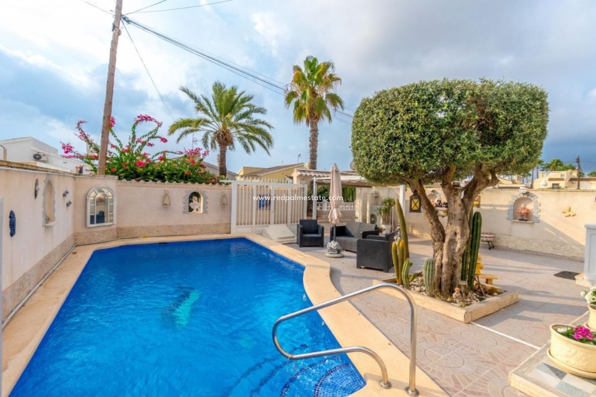 Resale - Villa -
Orihuela Costa - Playa Flamenca