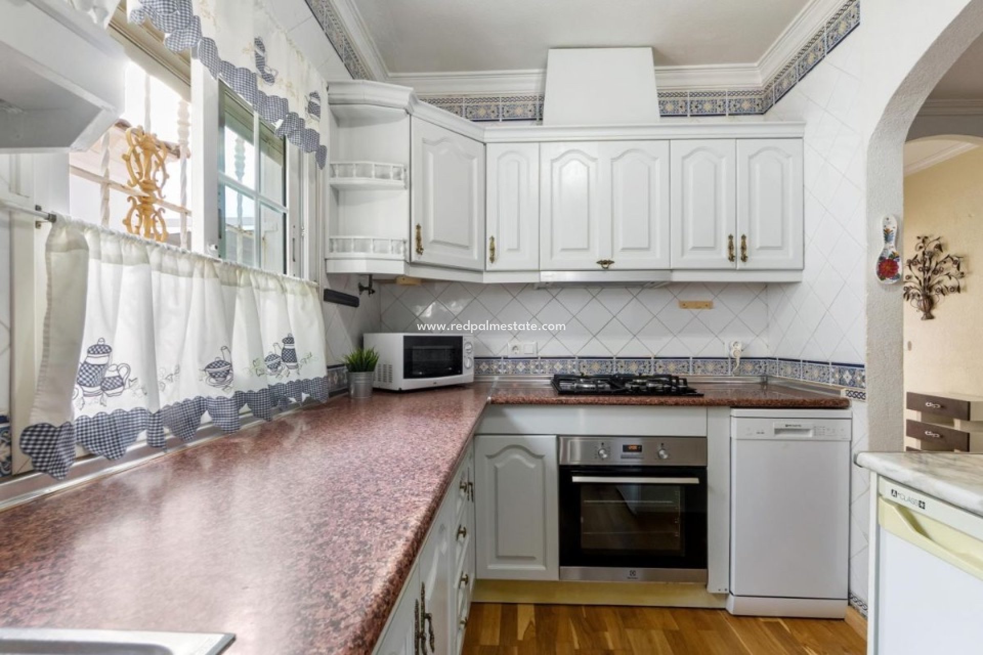 Resale - Villa -
Orihuela Costa - Playa Flamenca