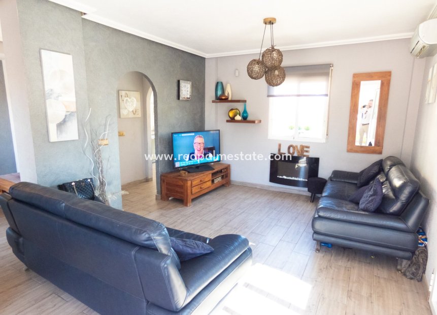 Resale - Villa -
Orihuela Costa - Playa Flamenca