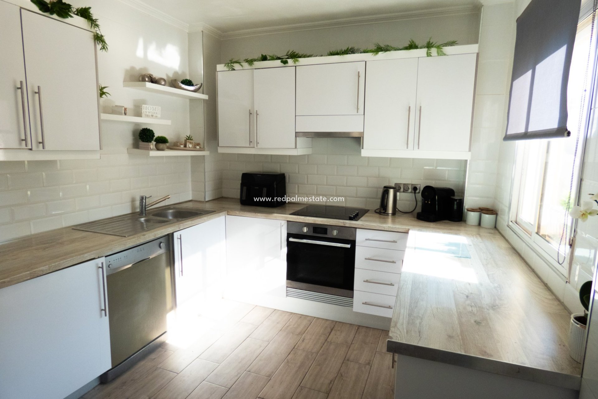 Resale - Villa -
Orihuela Costa - Playa Flamenca