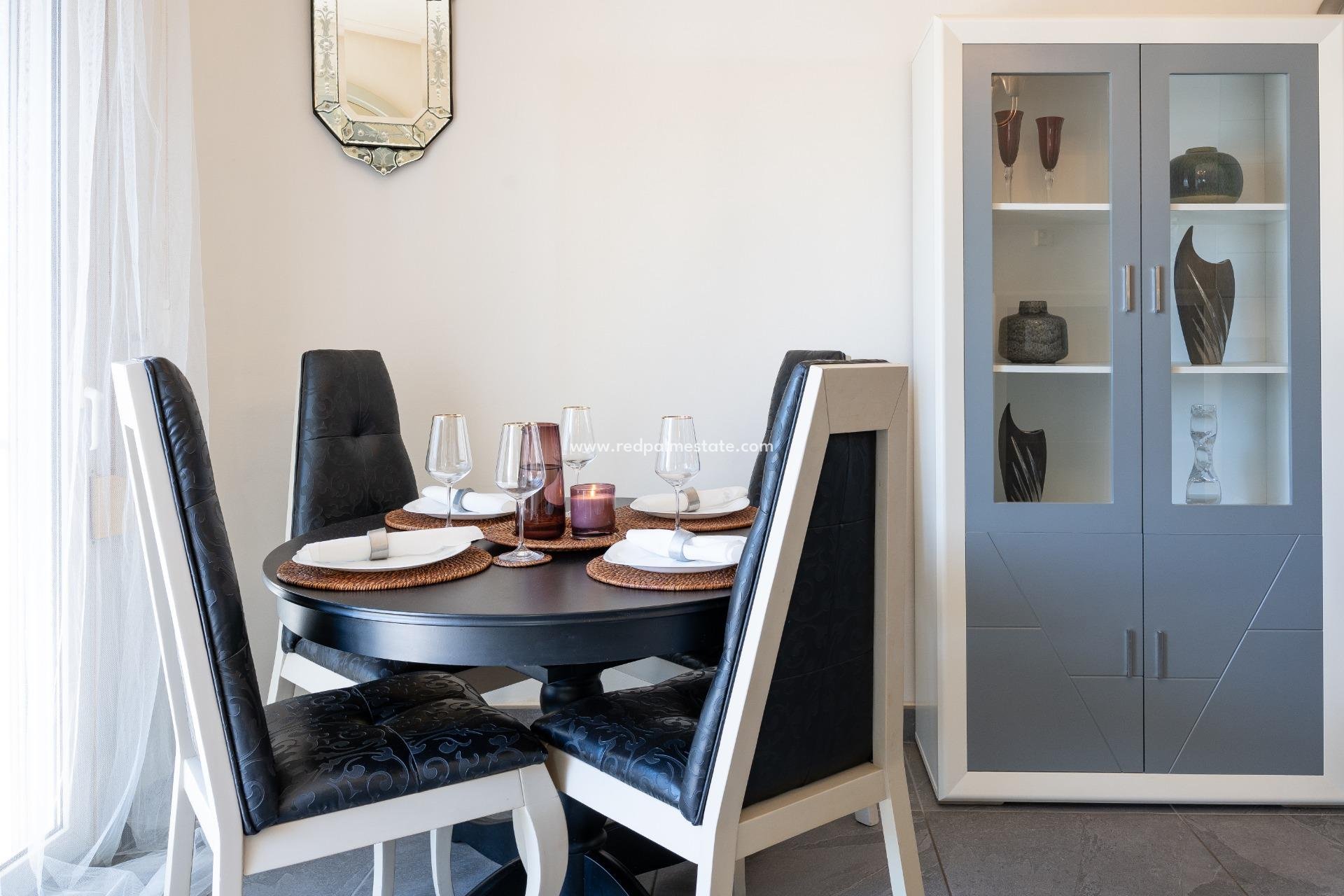 Resale - Villa -
Orihuela Costa - Playa Flamenca