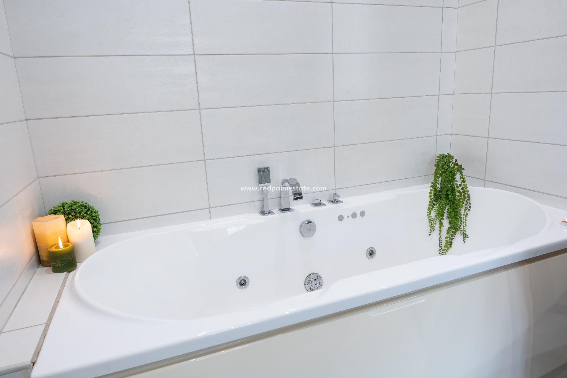 Resale - Villa -
Orihuela Costa - Playa Flamenca