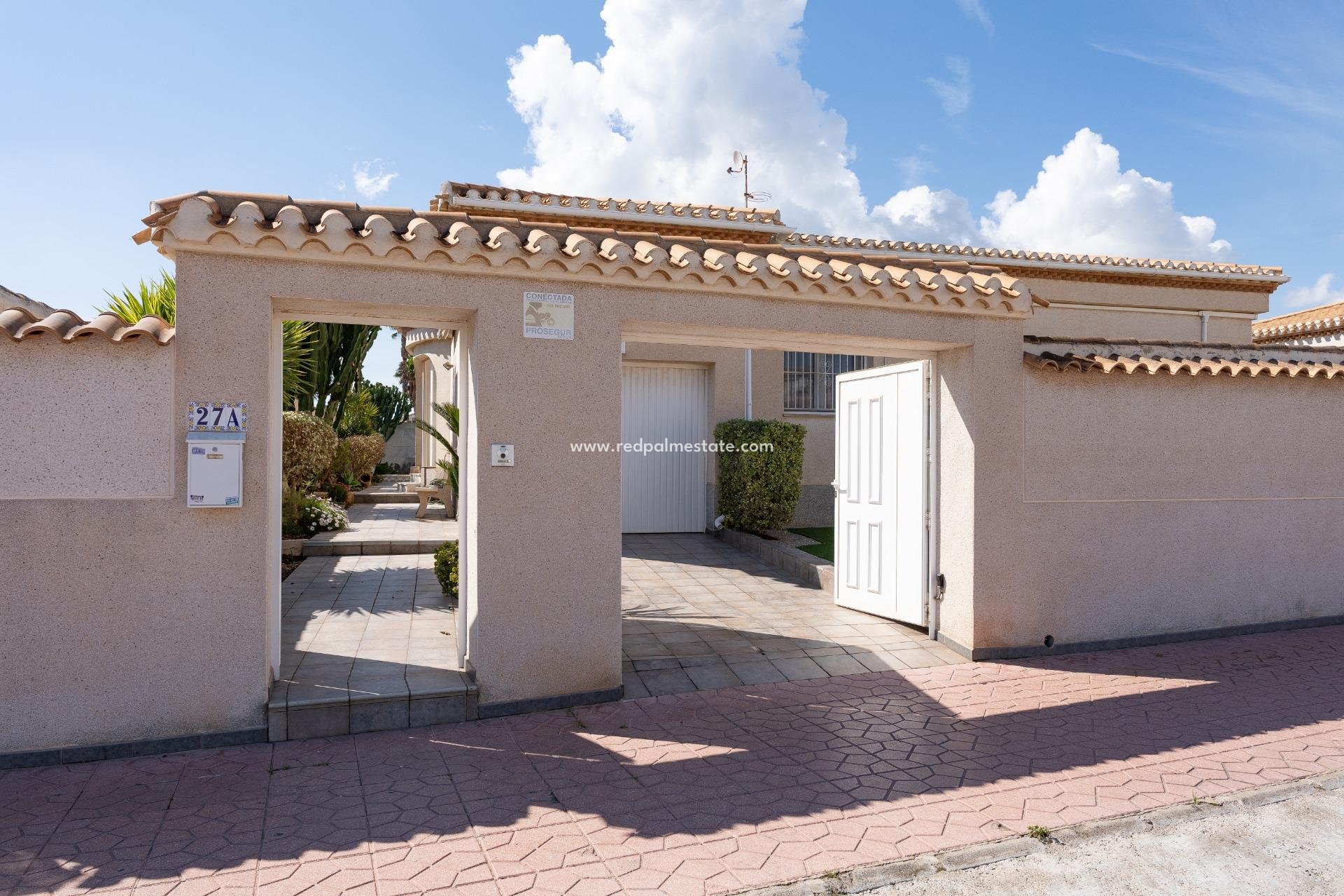 Resale - Villa -
Orihuela Costa - Playa Flamenca