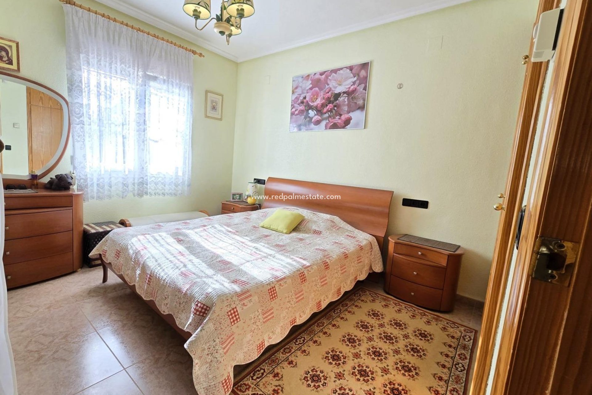 Resale - Villa -
Orihuela Costa - Playa Flamenca