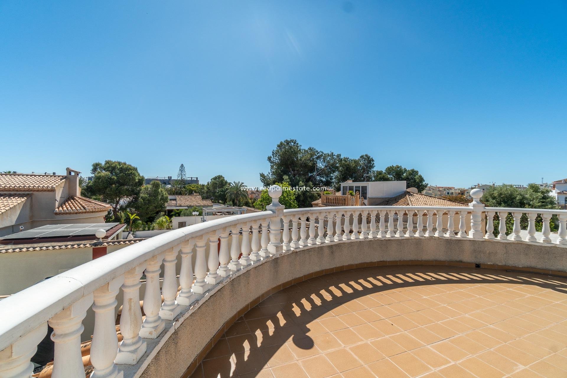Resale - Villa -
Orihuela Costa - Playa Flamenca