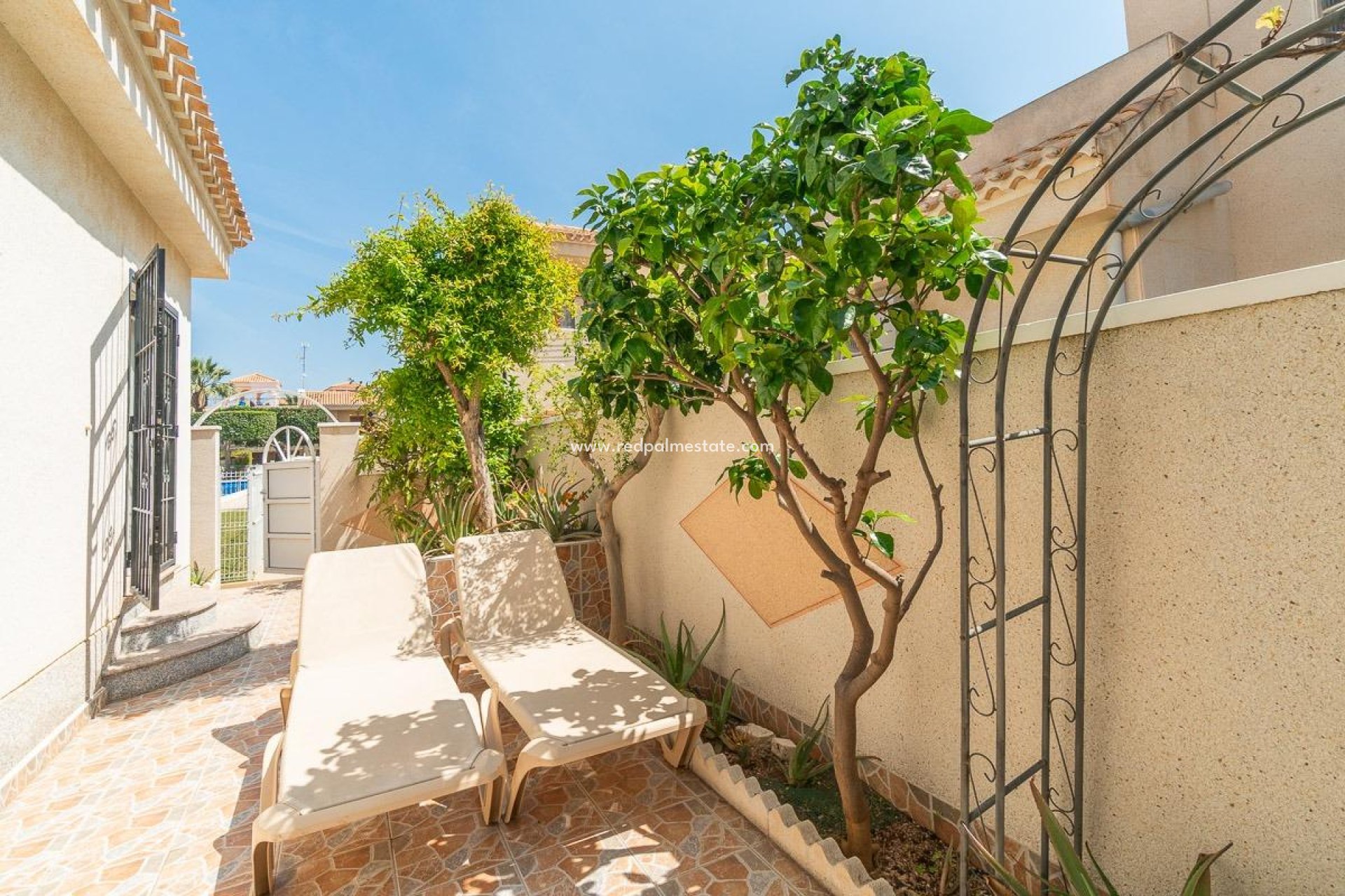 Resale - Villa -
Orihuela Costa - Playa Flamenca