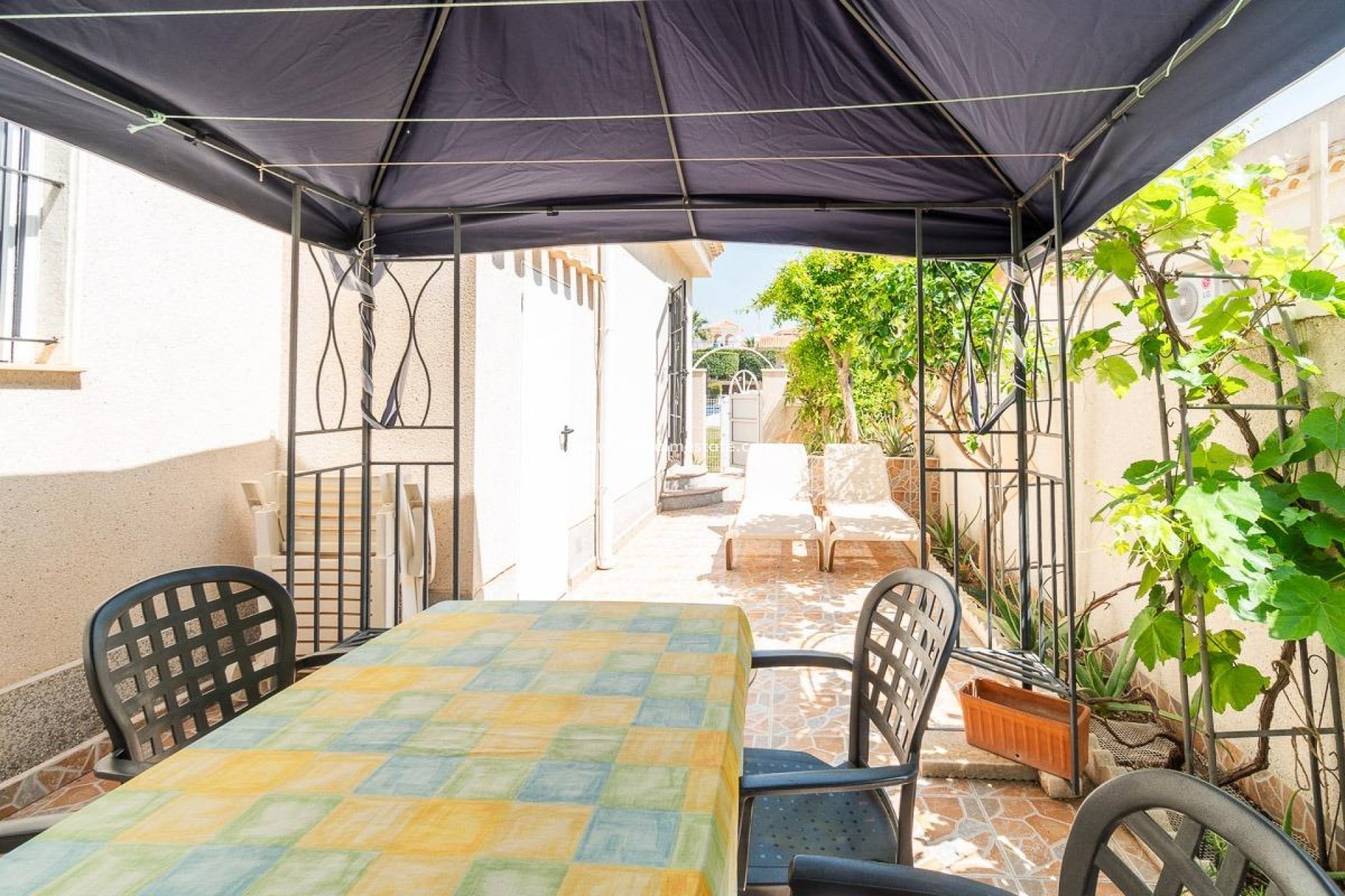 Resale - Villa -
Orihuela Costa - Playa Flamenca