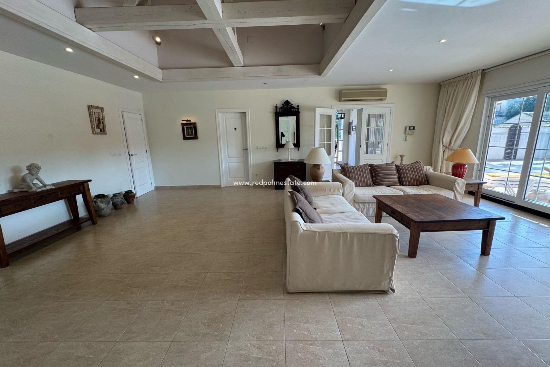 Resale - Villa -
Orihuela Costa - Playa Flamenca
