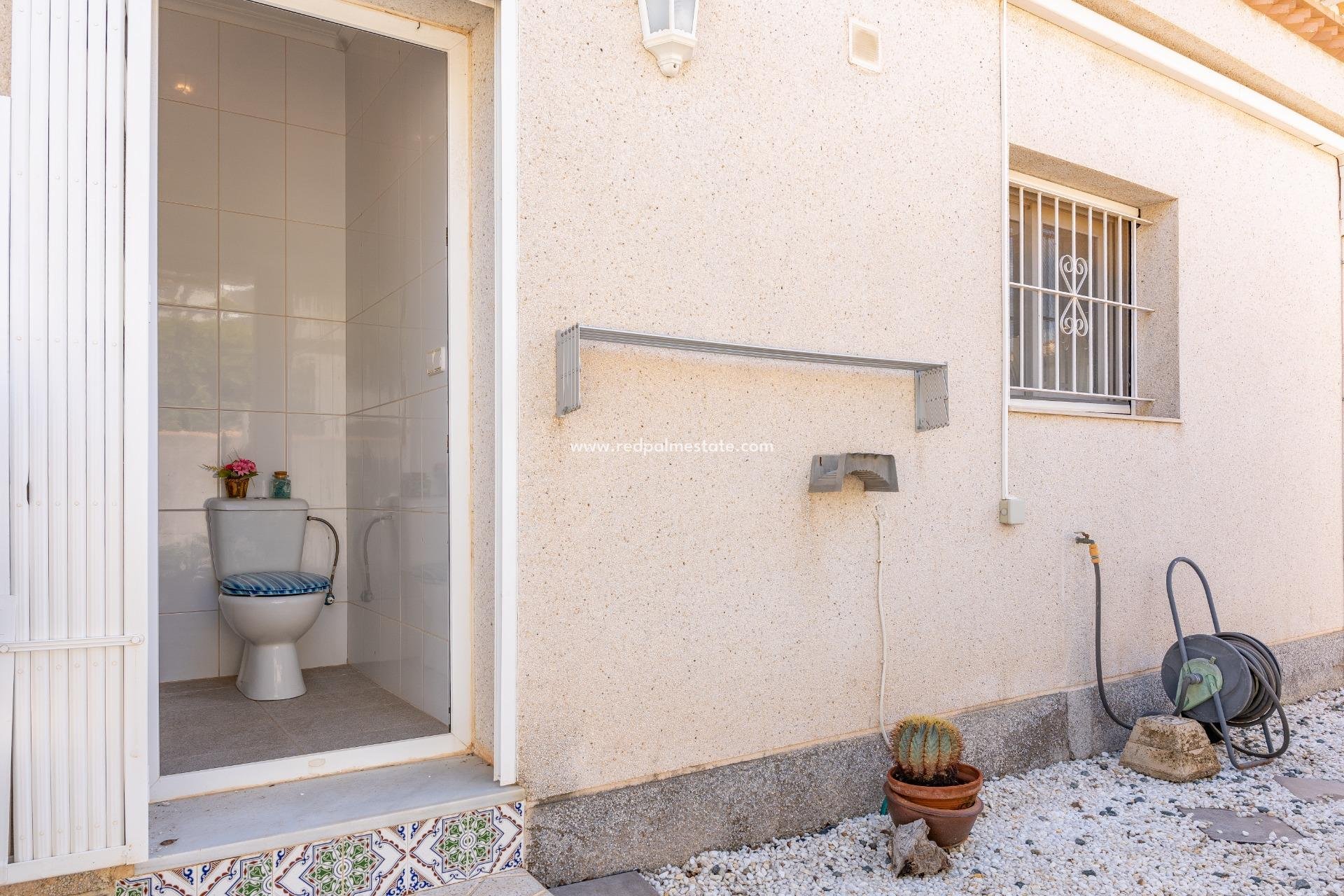 Resale - Villa -
Orihuela Costa - Playa Flamenca