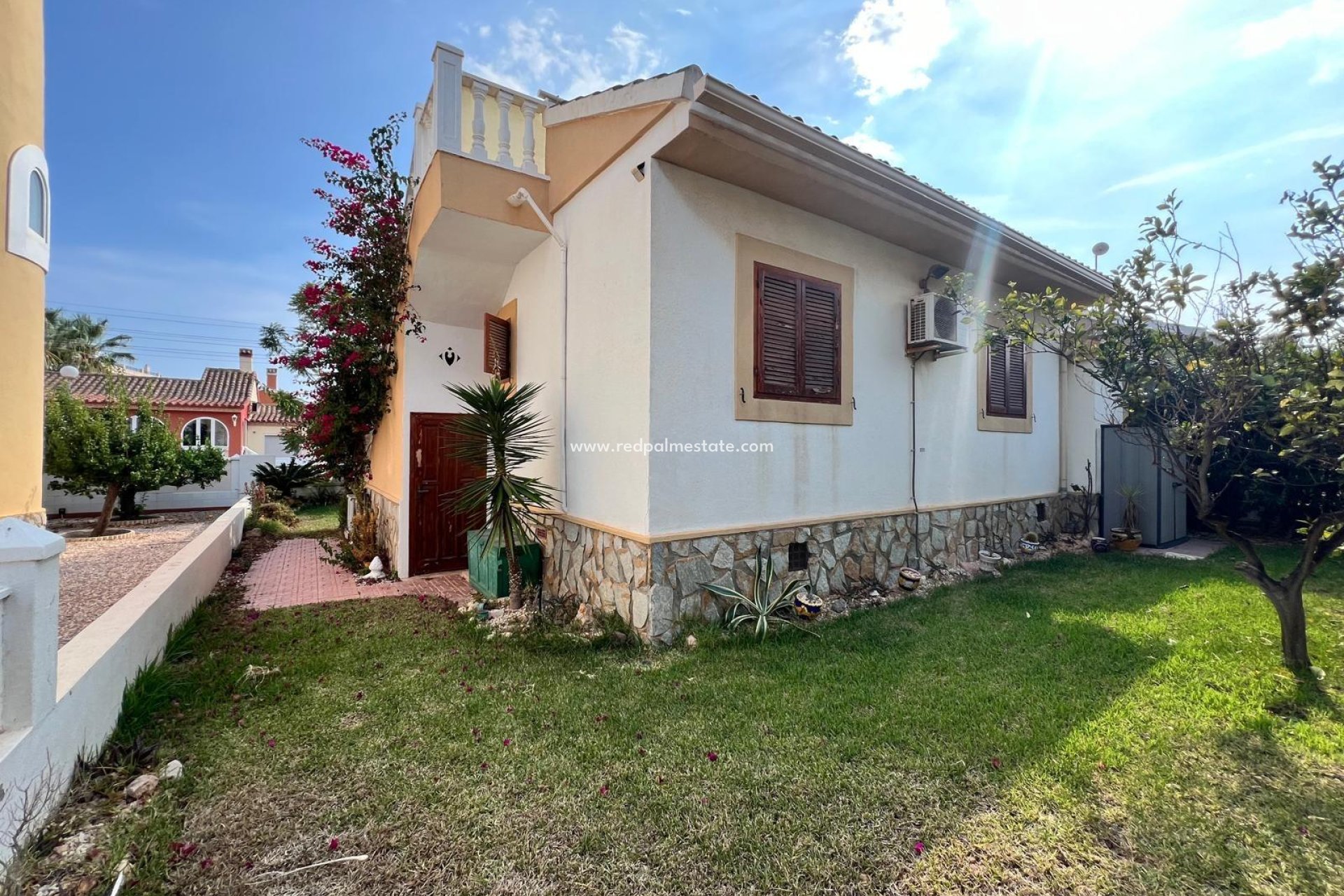 Resale - Villa -
Orihuela Costa - Punta Prima