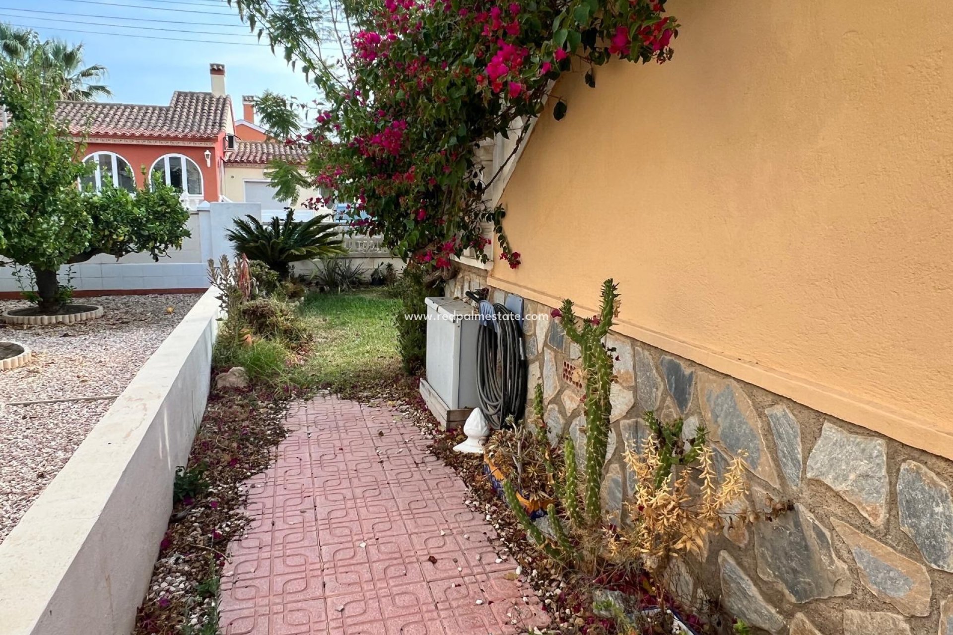 Resale - Villa -
Orihuela Costa - Punta Prima