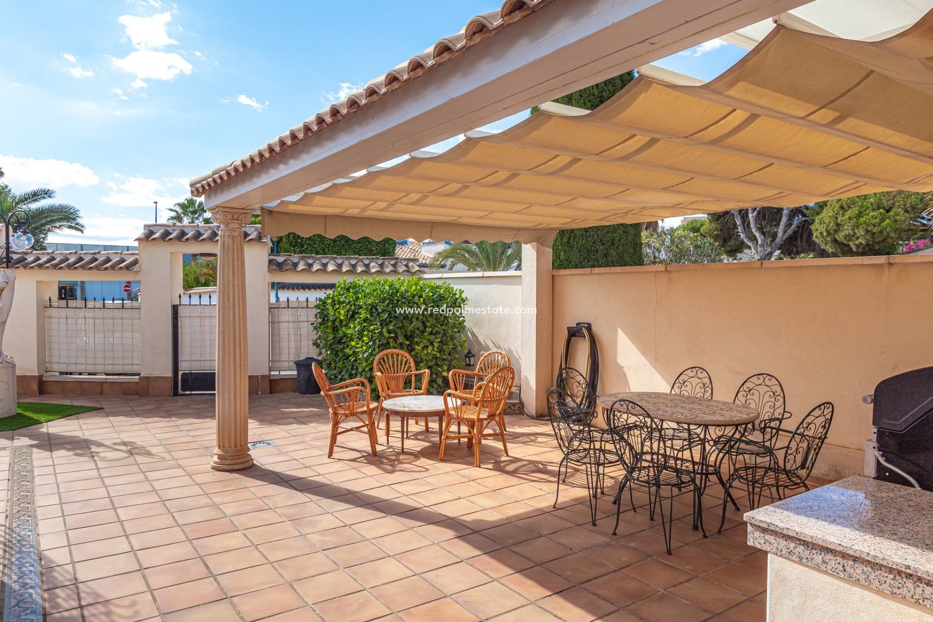 Resale - Villa -
Orihuela Costa - Punta Prima