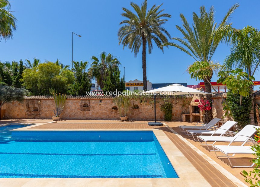 Resale - Villa -
Orihuela Costa - Punta prima