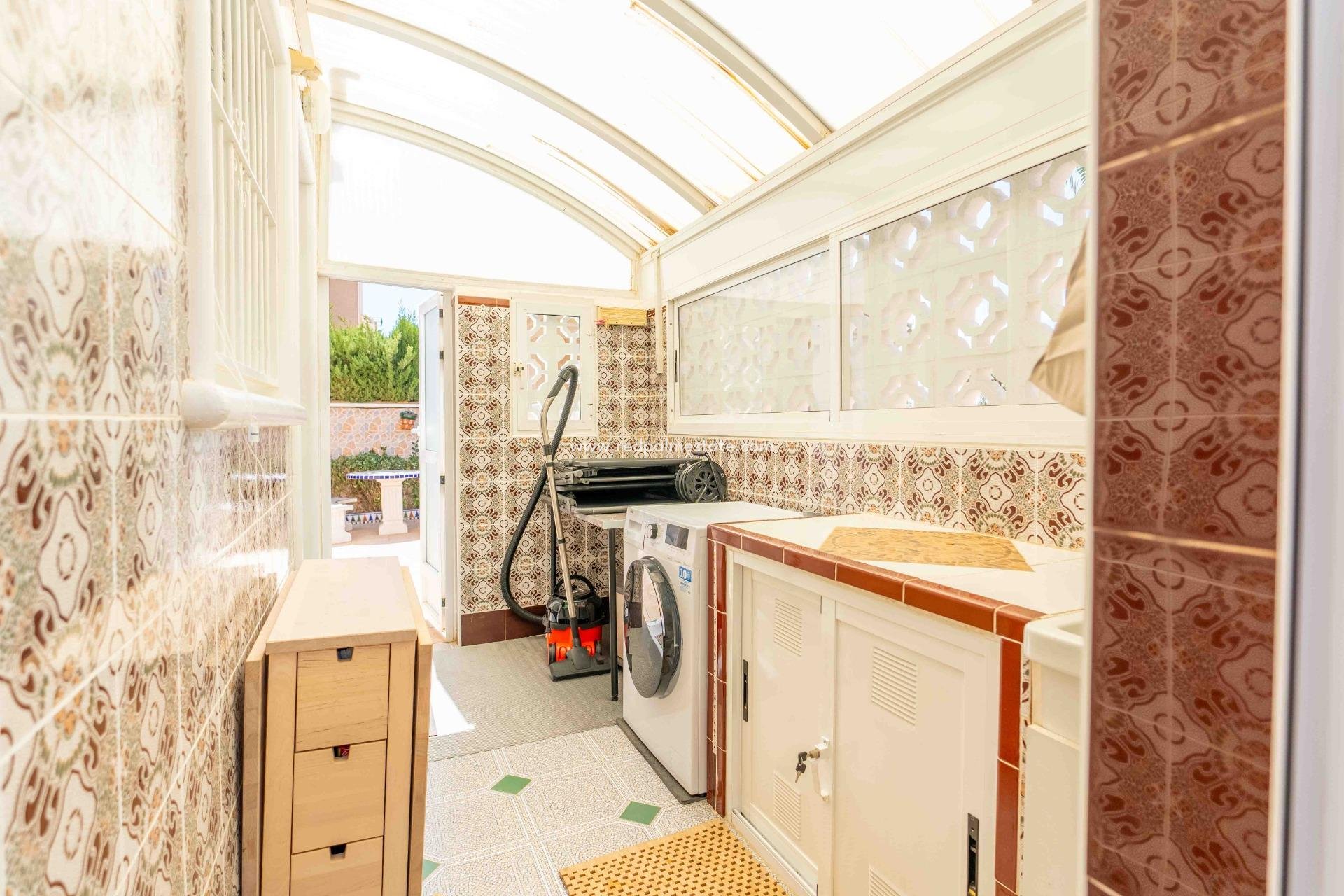 Resale - Villa -
Orihuela Costa - Punta prima