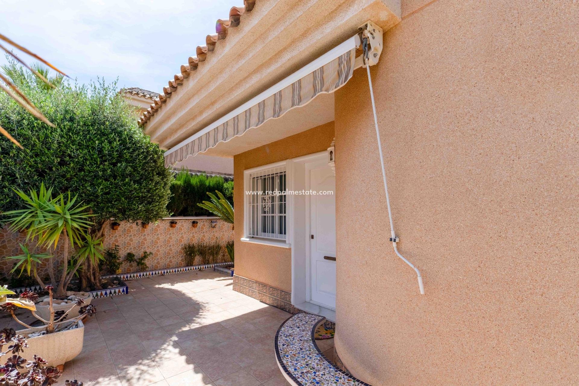 Resale - Villa -
Orihuela Costa - Punta prima