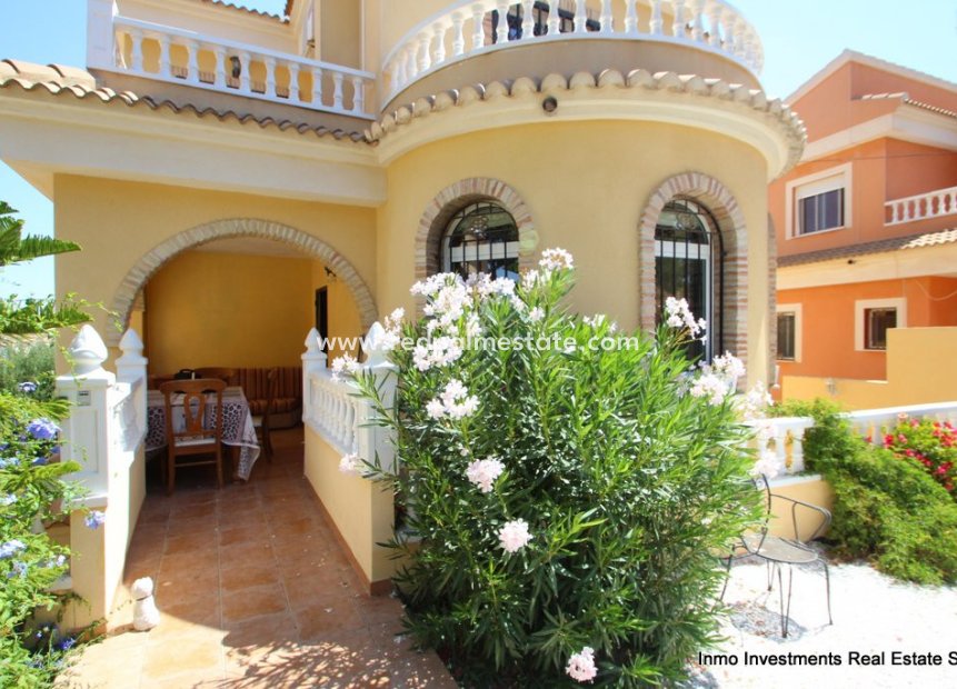 Resale - Villa -
Orihuela Costa - Villacosta