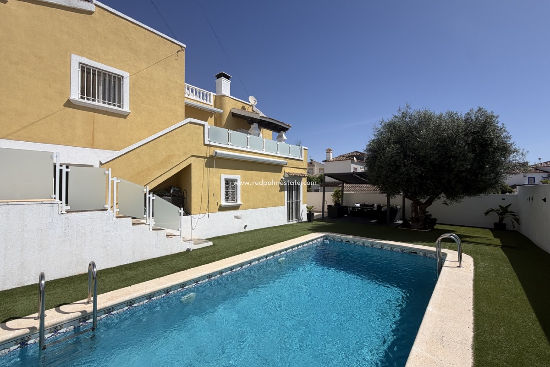 Resale - Villa -
Orihuela Costa - Villamartín