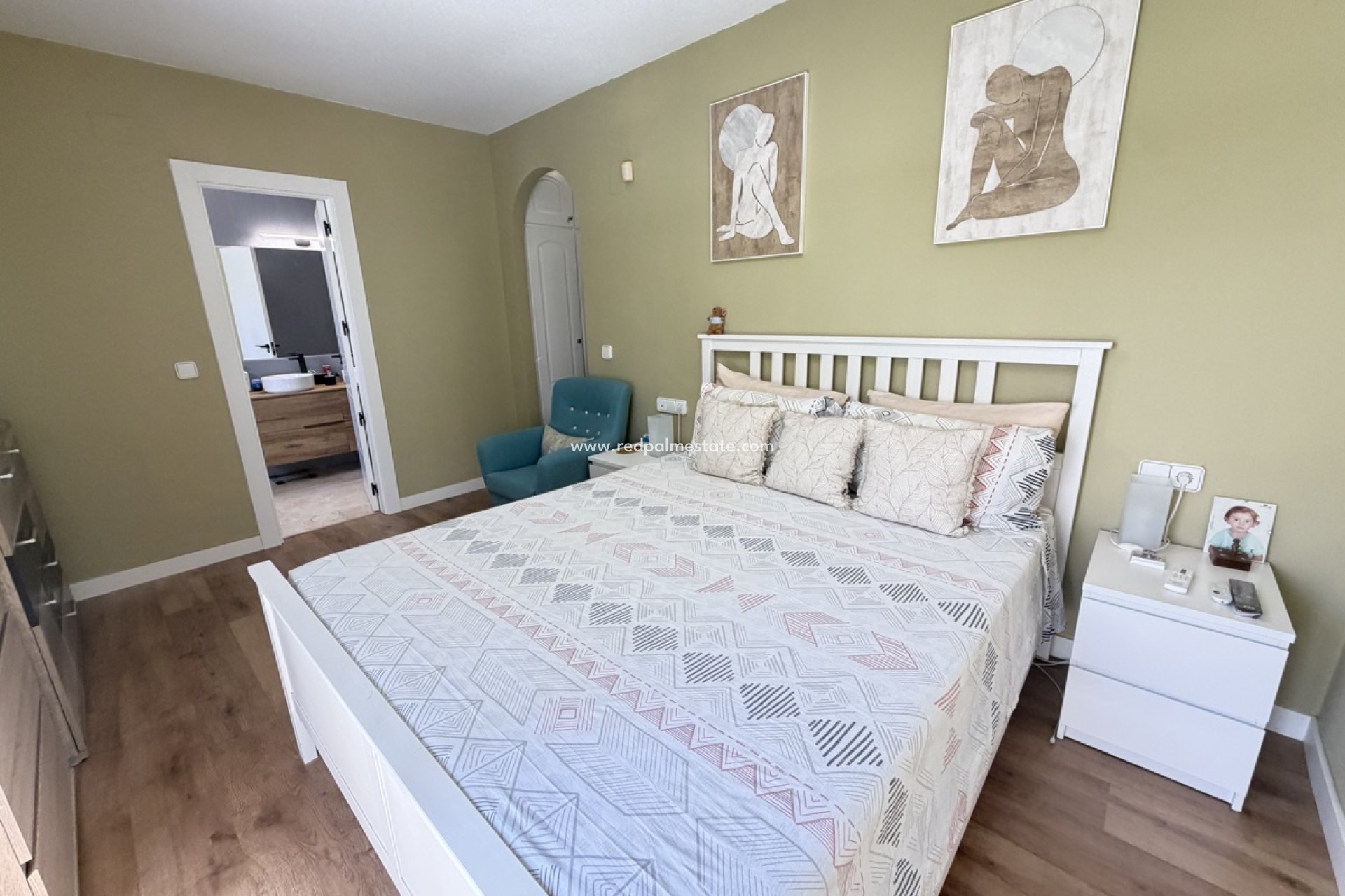 Resale - Villa -
Orihuela Costa - Villamartín