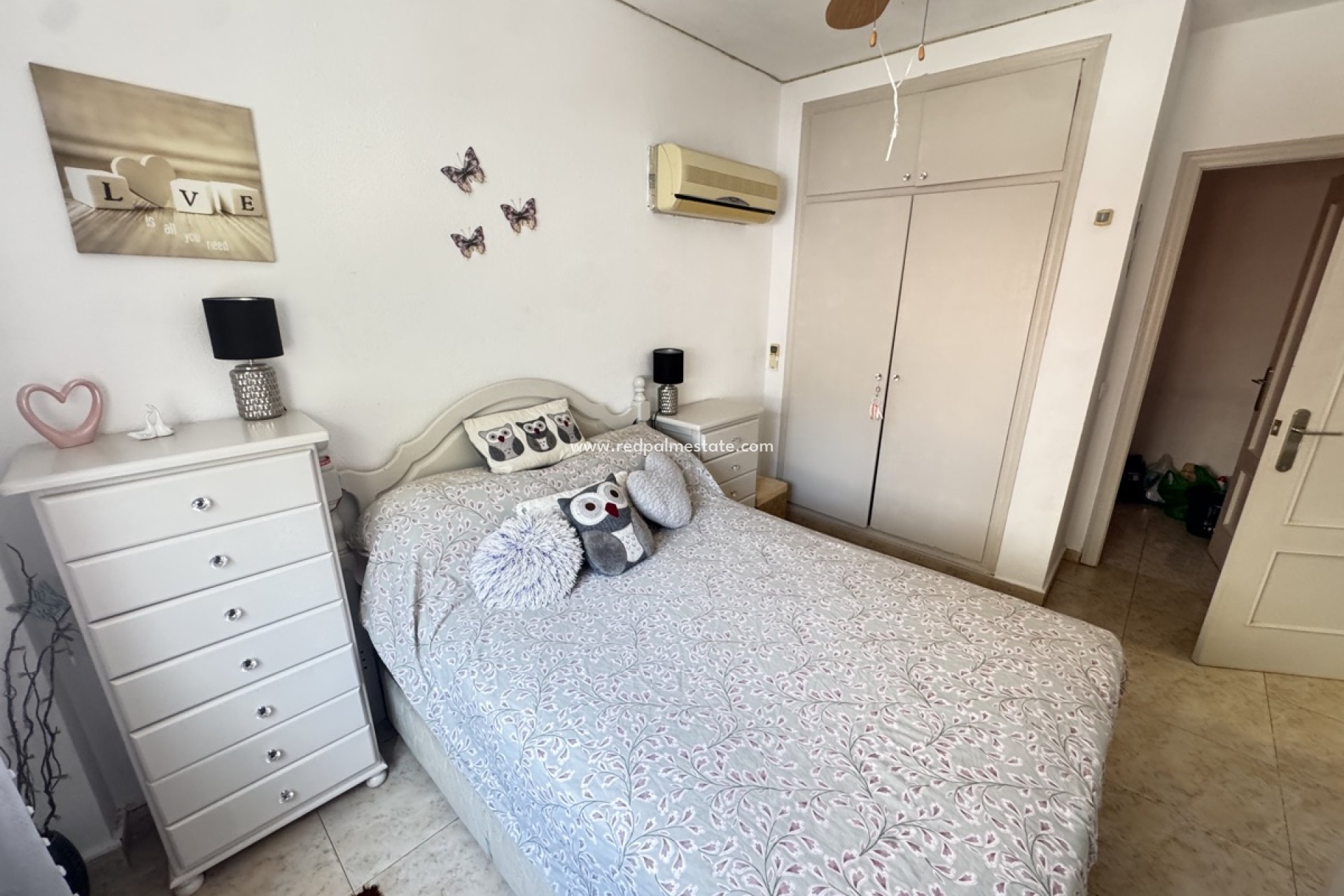Resale - Villa -
Orihuela Costa - Villamartín