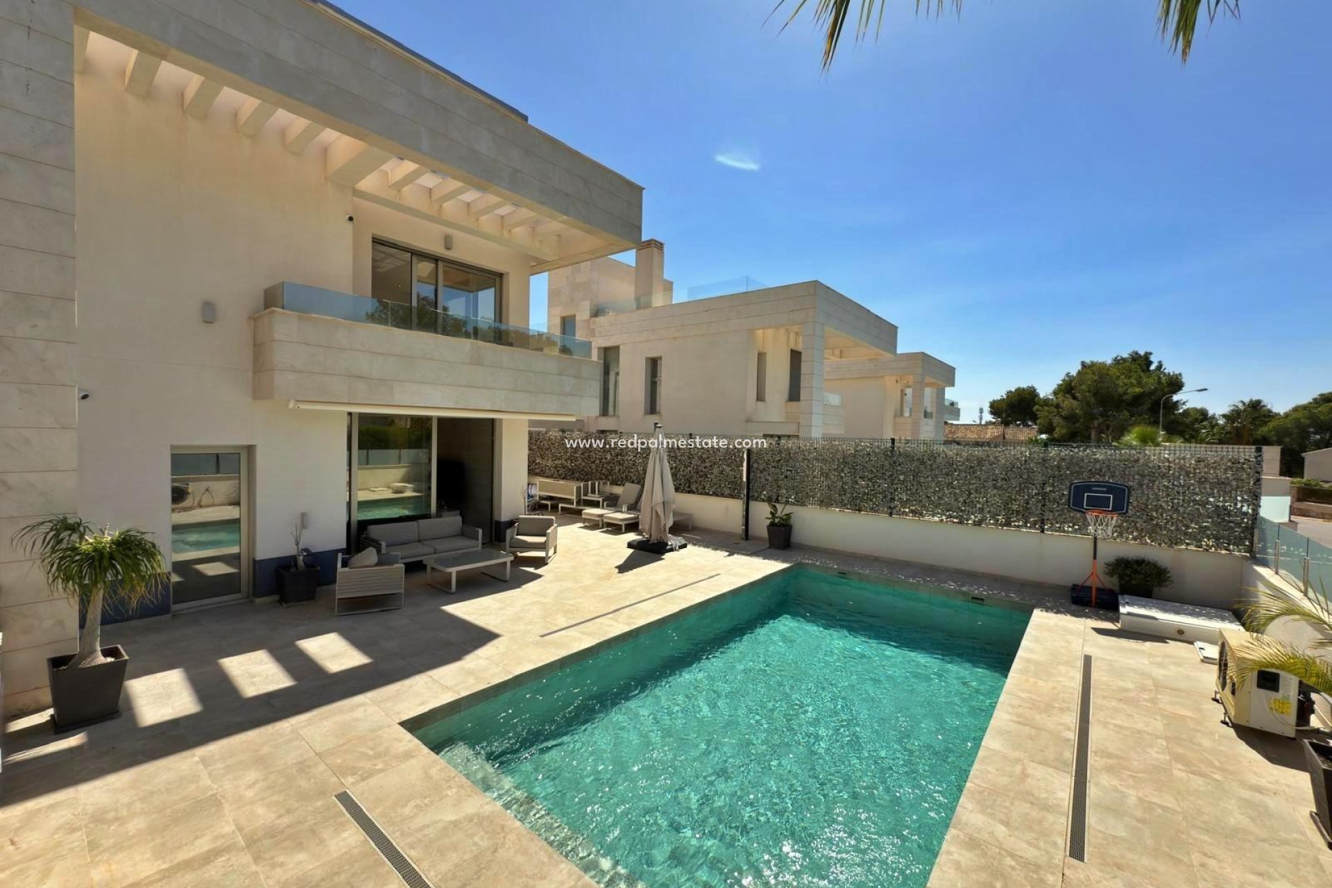 Resale - Villa -
Orihuela Costa - Villamartín