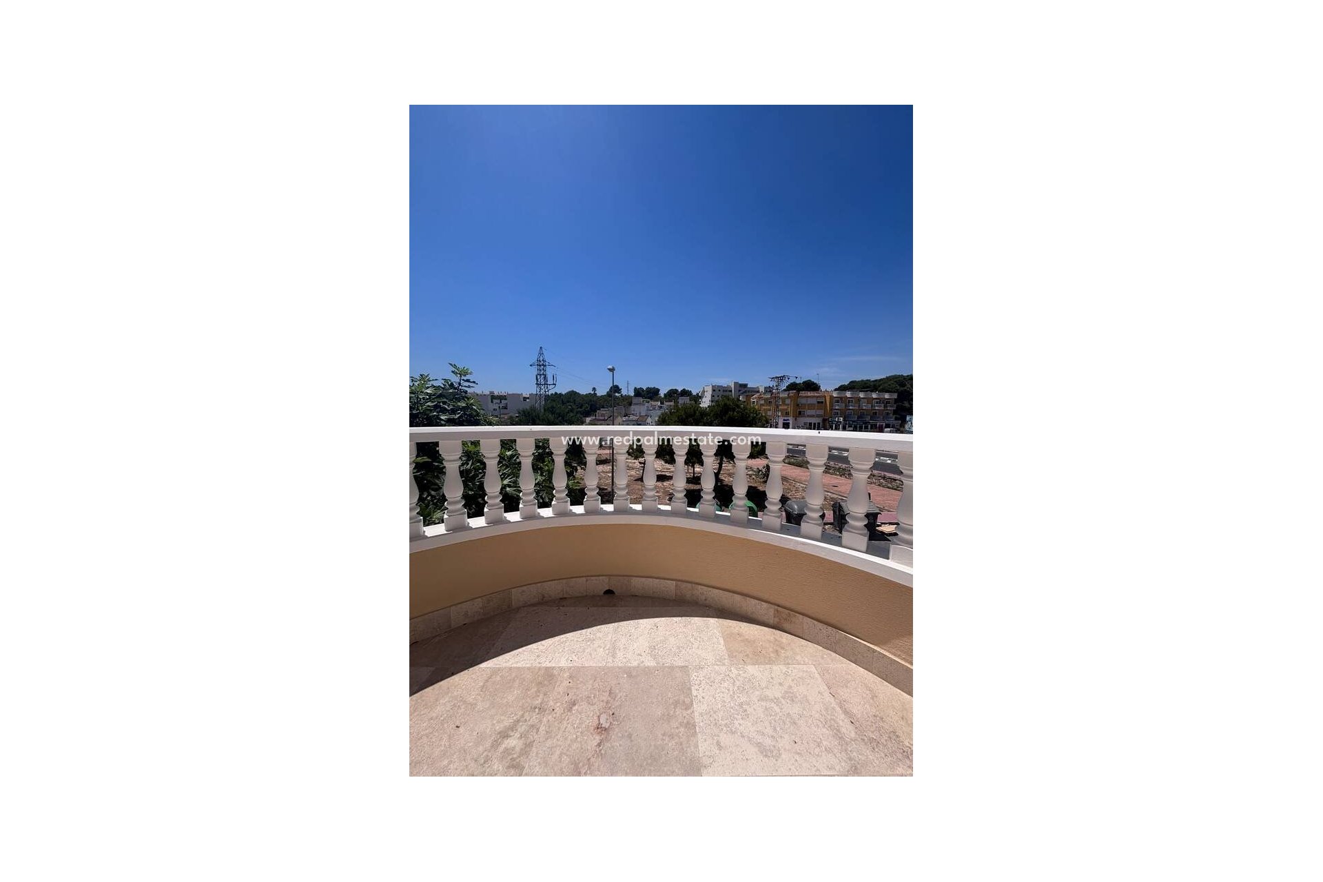 Resale - Villa -
Orihuela Costa - Villamartín