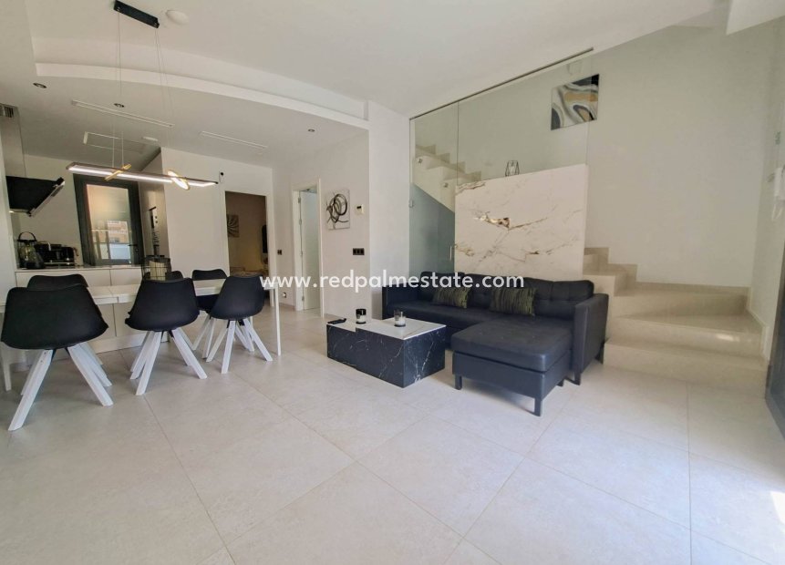 Resale - Villa -
Orihuela Costa - Villamartín