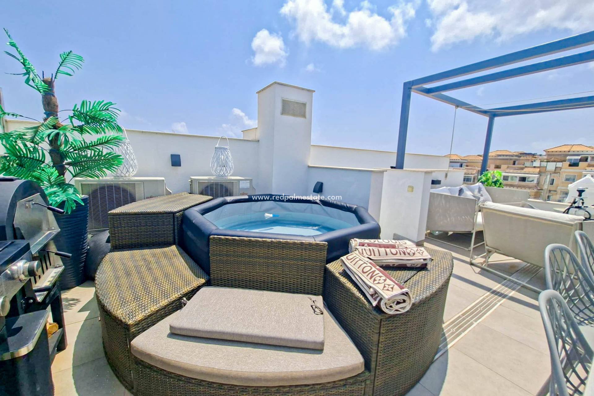 Resale - Villa -
Orihuela Costa - Villamartín