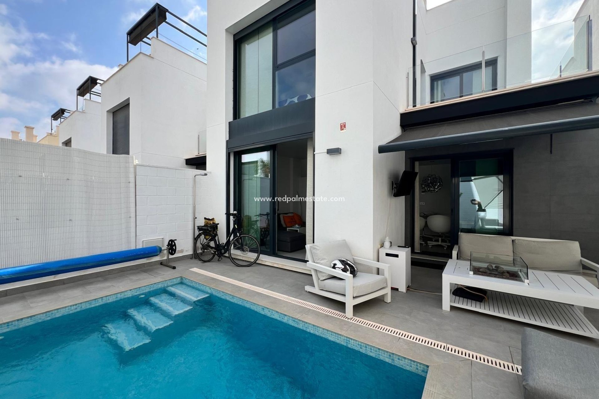 Resale - Villa -
Orihuela Costa - Villamartín