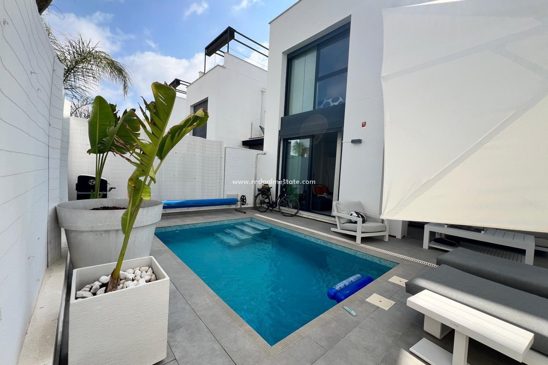Resale - Villa -
Orihuela Costa - Villamartín