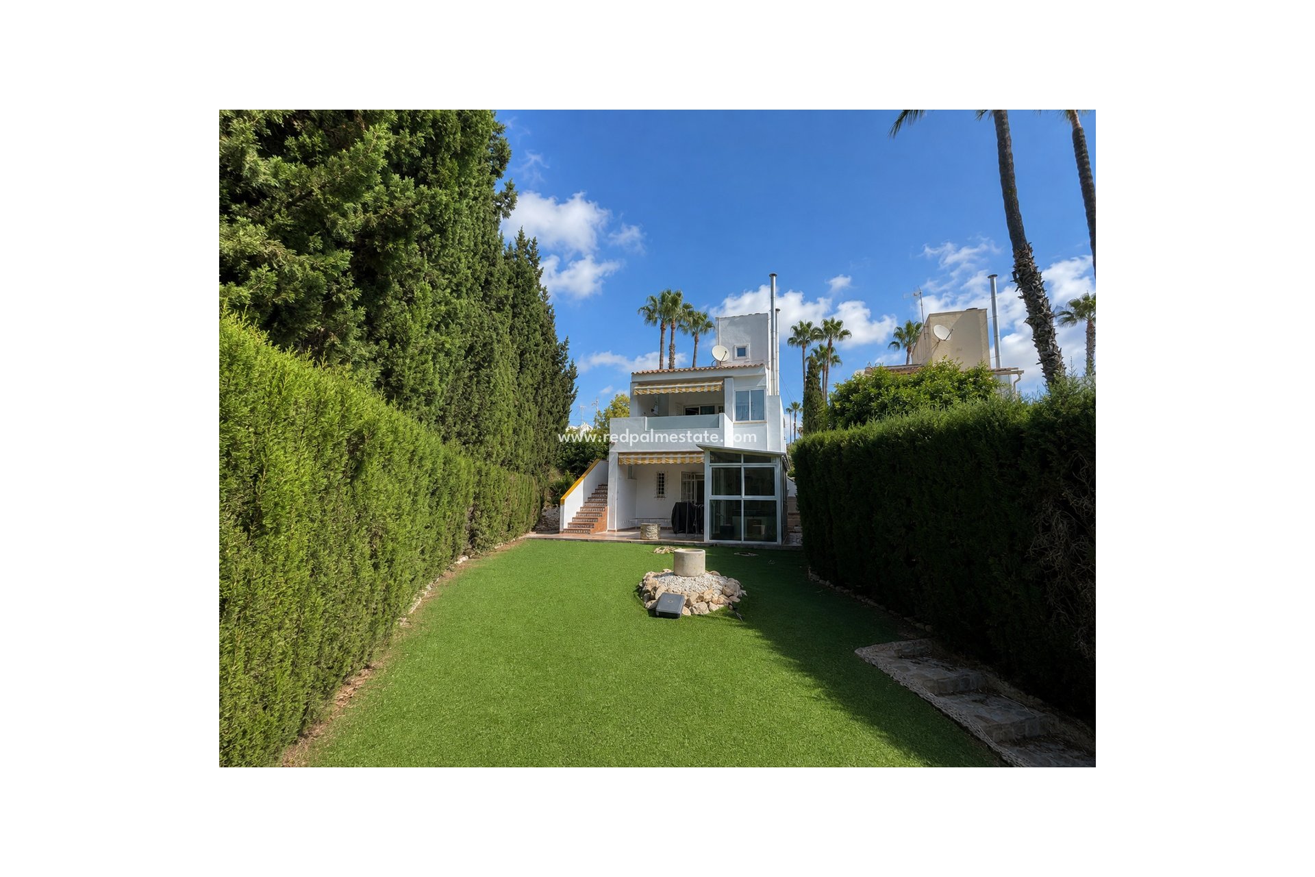 Resale - Villa -
Orihuela Costa - Villamartín