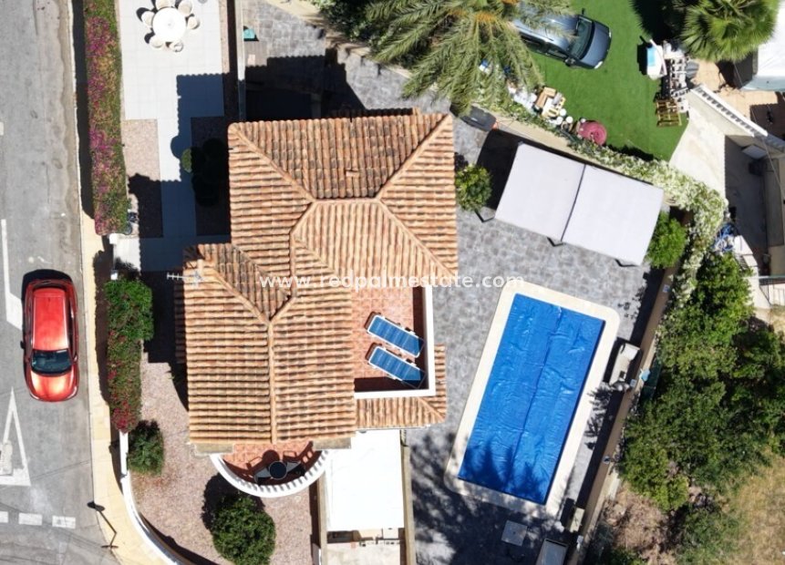 Resale - Villa -
Orihuela Costa - Villamartín