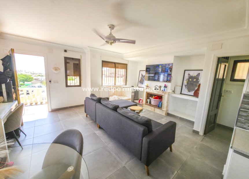 Resale - Villa -
Orihuela Costa - Villamartín