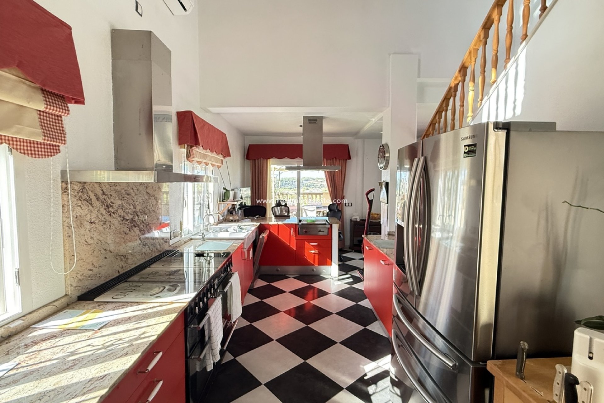 Resale - Villa -
Orihuela Costa - Villamartín