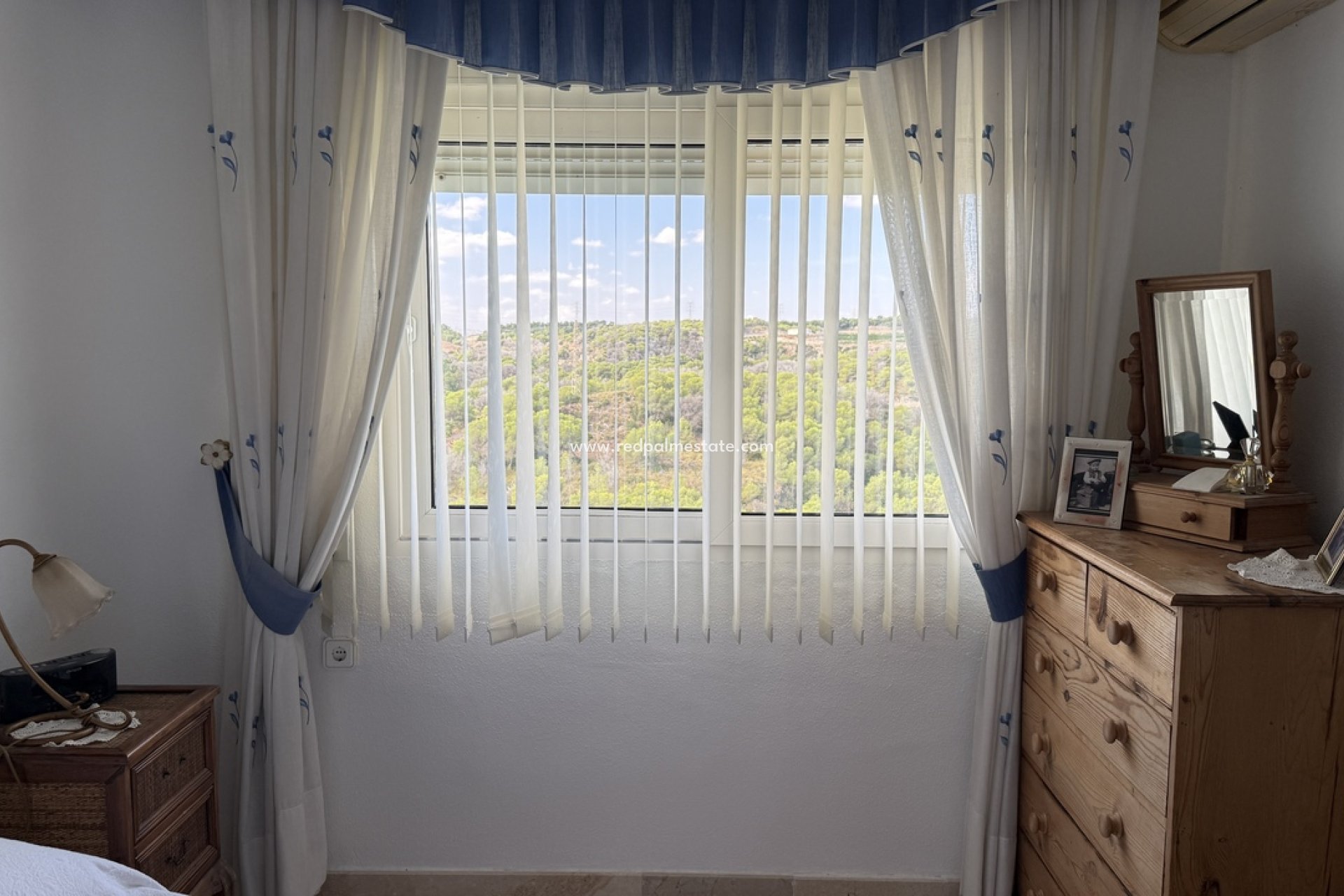 Resale - Villa -
Orihuela Costa - Villamartín