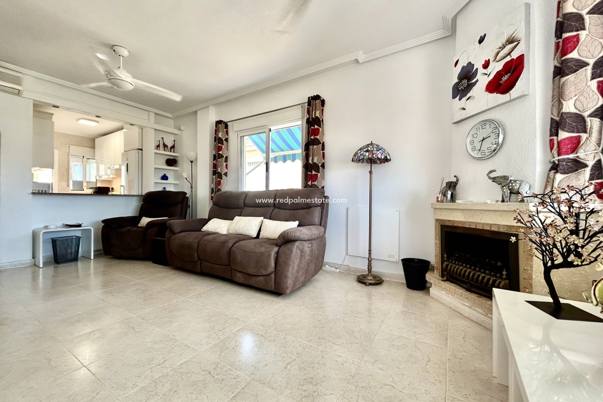 Resale - Villa -
Orihuela Costa - Villamartín