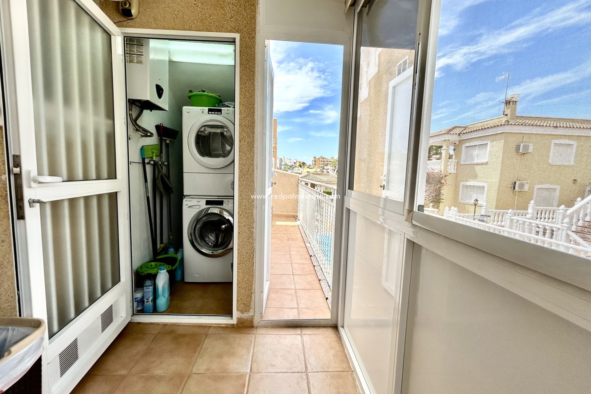 Resale - Villa -
Orihuela Costa - Villamartín