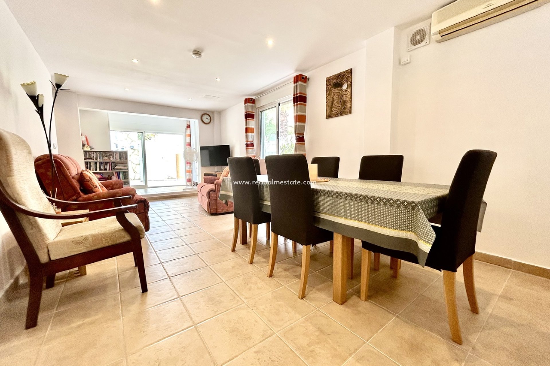 Resale - Villa -
Orihuela Costa - Villamartín