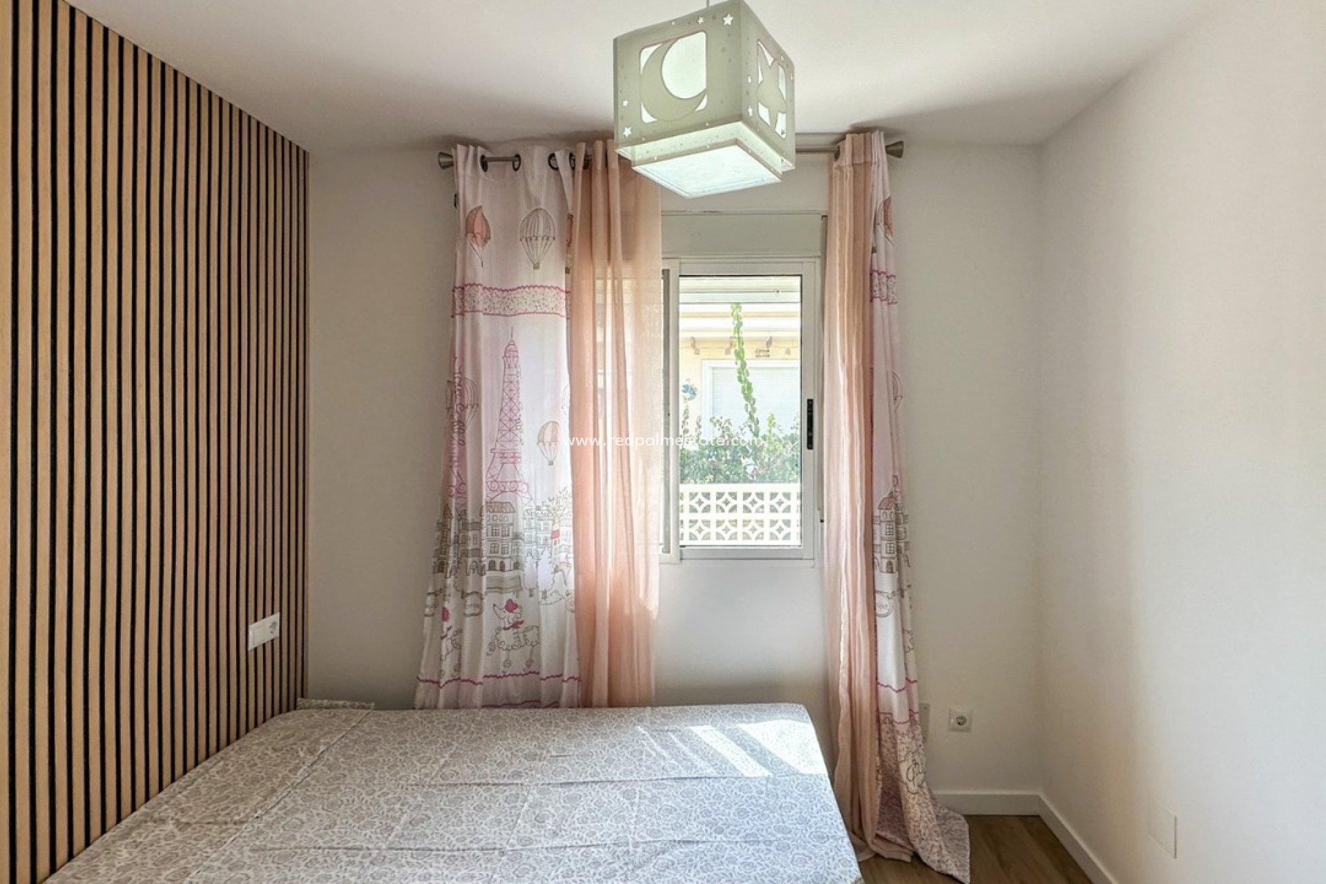 Resale - Villa -
Orihuela Costa - Villamartín