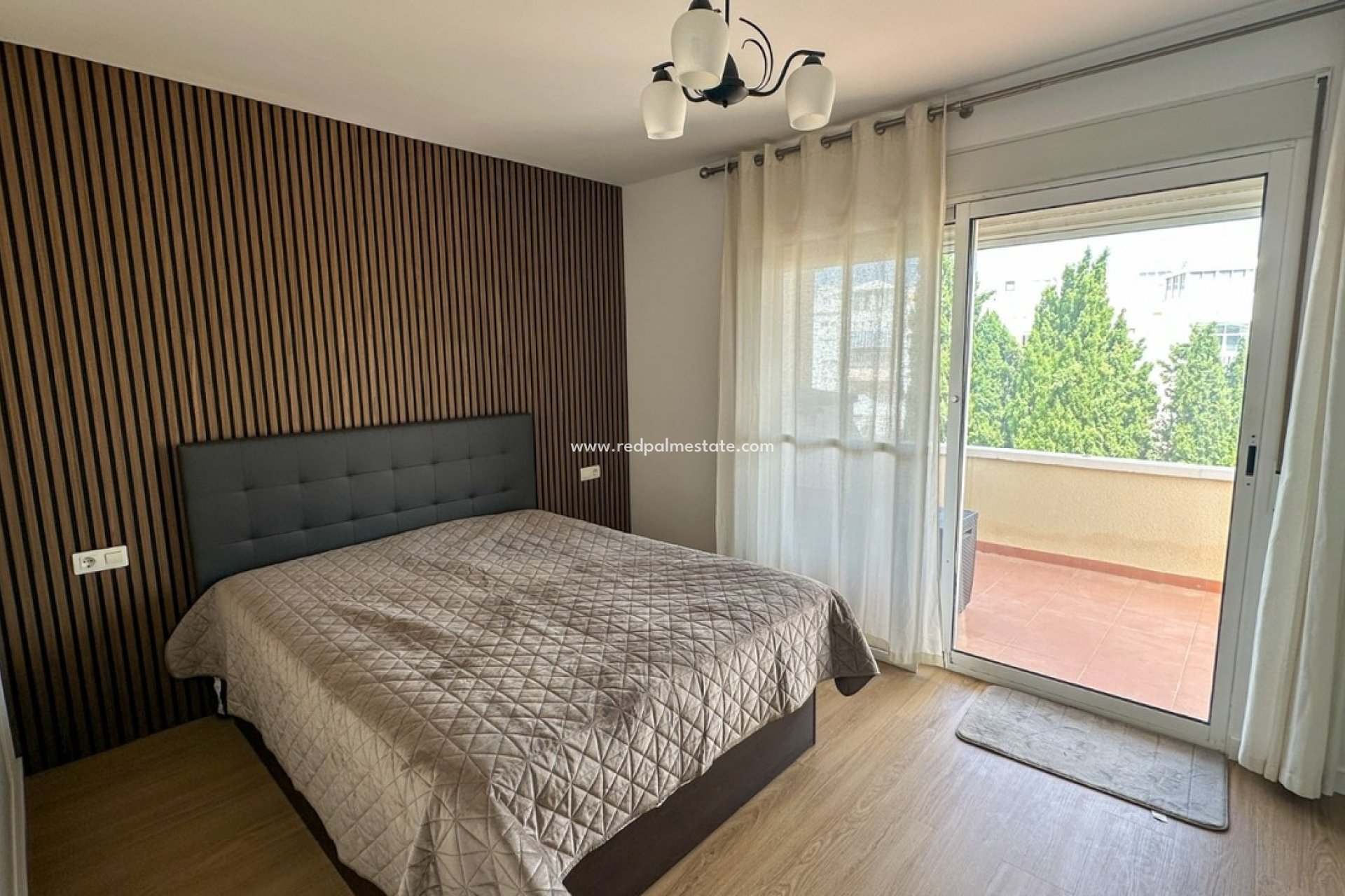 Resale - Villa -
Orihuela Costa - Villamartín