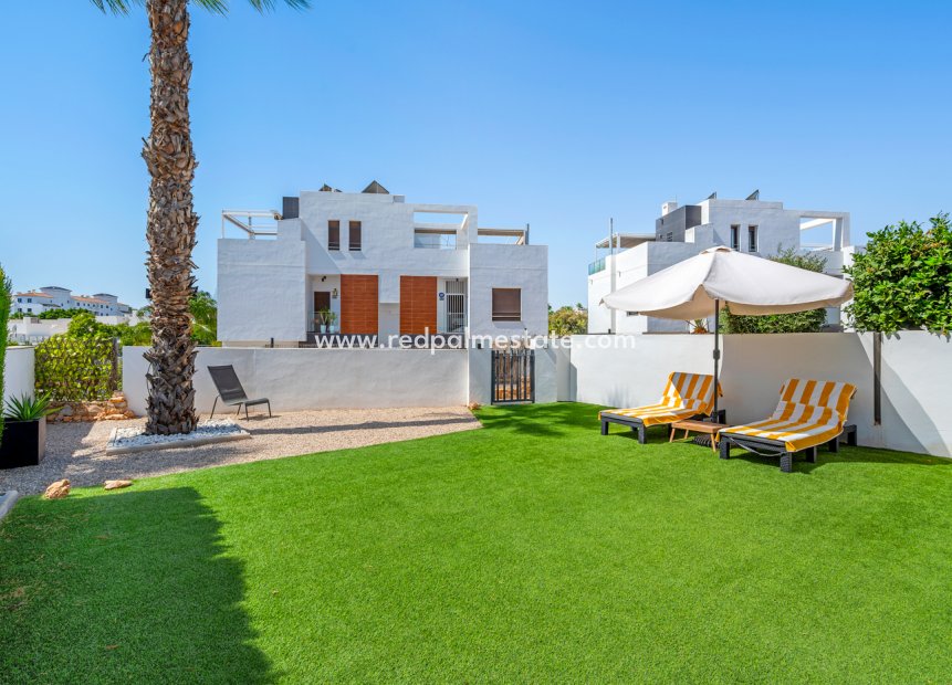 Resale - Villa -
Orihuela Costa - Villamartín