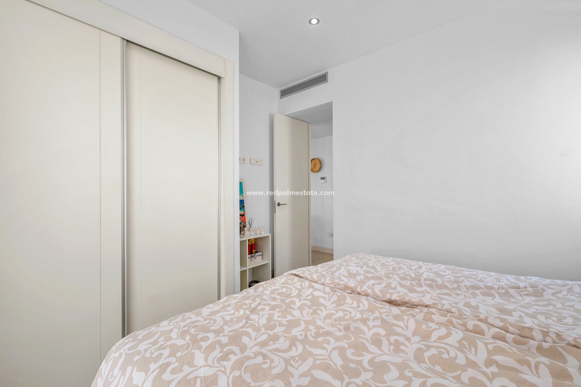 Resale - Villa -
Orihuela Costa - Villamartín