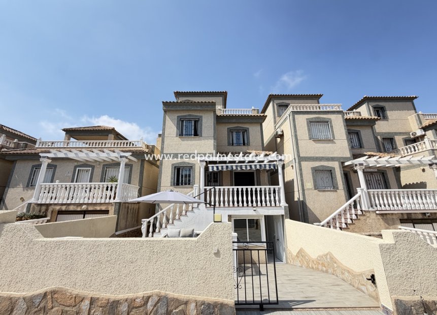 Resale - Villa -
Orihuela Costa - Villamartín