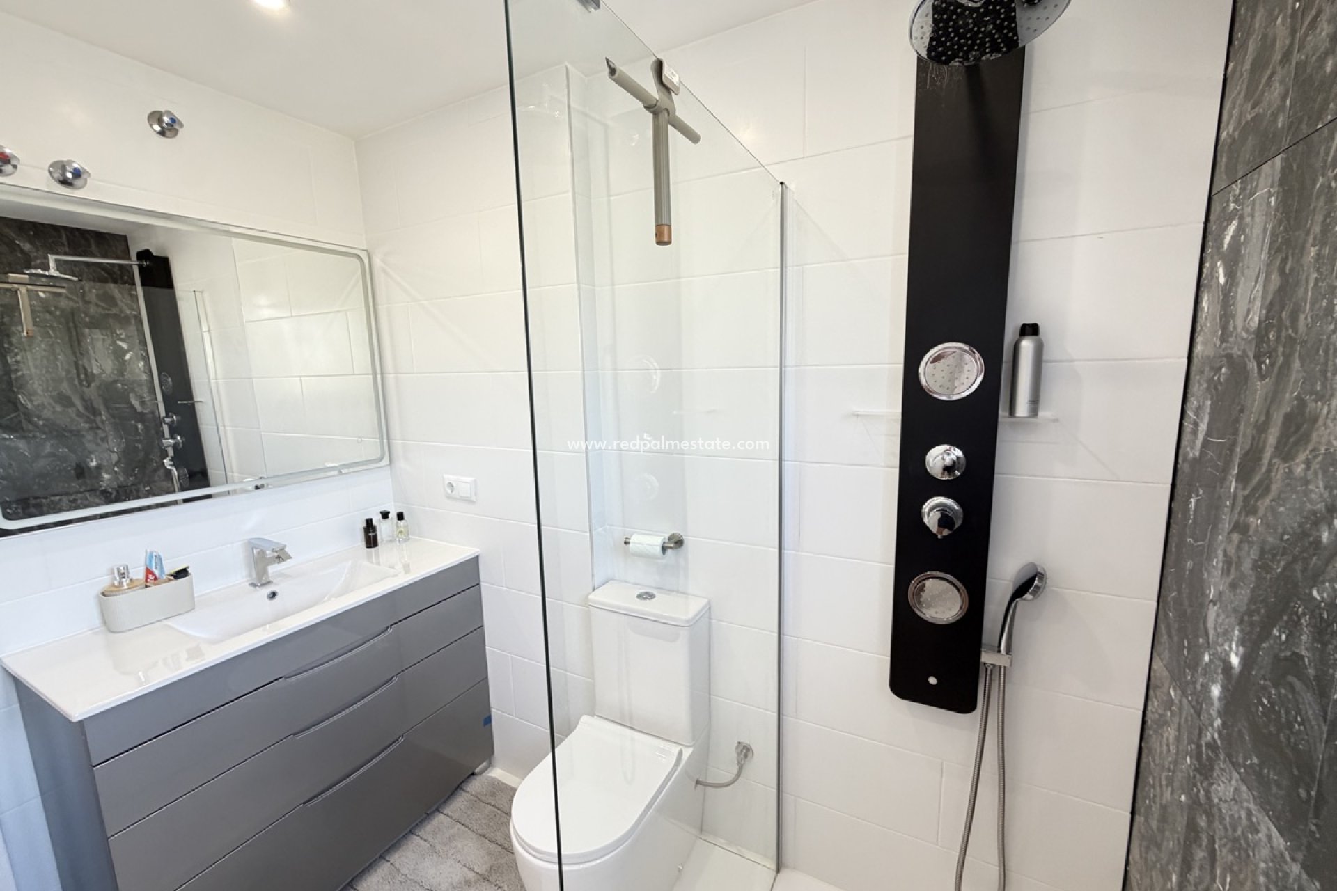 Resale - Villa -
Orihuela Costa - Villamartín